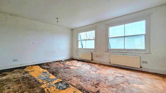 Studio For Sale In Portnall Road, Westminster, W9