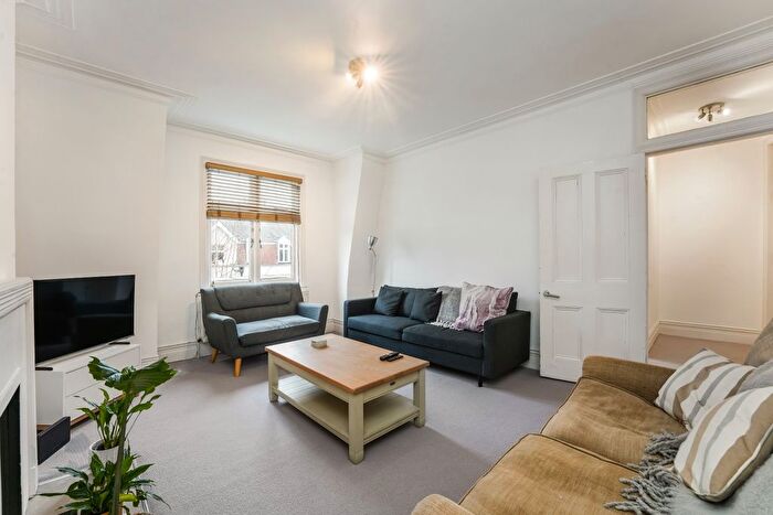 3 Bedroom Flat To Rent In Castellain Road, London, W9