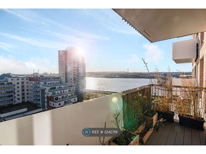 2 Bedroom Flat To Rent In Waterside Heights, London, E16