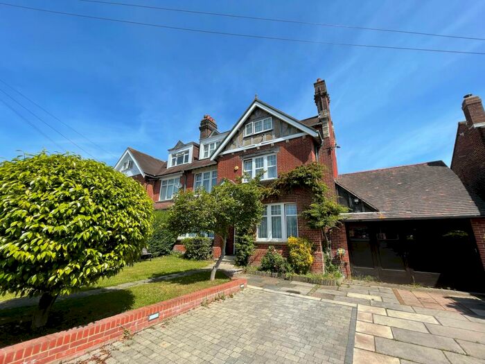 7 Bedroom Semi-Detached House To Rent In Stoneham, Southampton, SO16