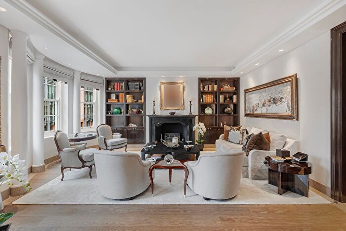 4 Bedroom Flat For Sale In Davies Street, Mayfair, London, W1K