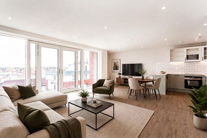 2 Bedroom Flat To Rent In Worthing Road, Horsham, RH12