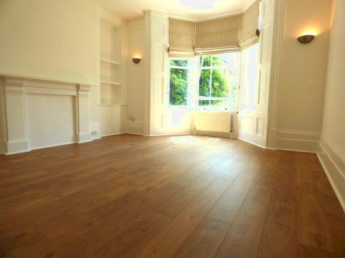 Flat To Rent In Belvedere Road, SE19