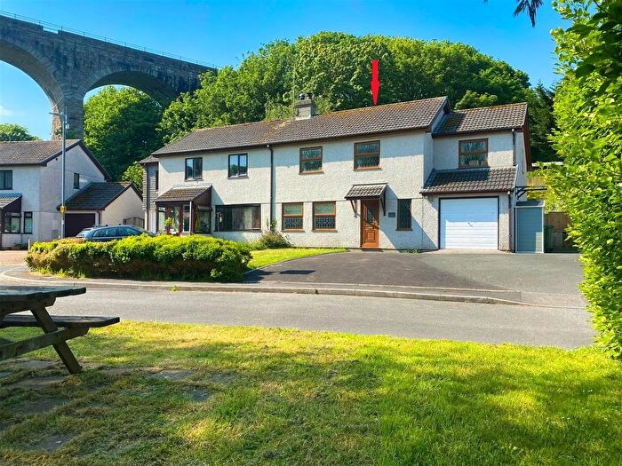 4 Bedroom Semi-Detached House For Sale In Vellan Parc Avenue, Angarrack, Hayle, TR27