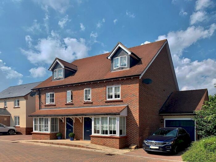 4 Bedroom Semi-Detached House To Rent In Cecily Avenue, Braintree, CM7