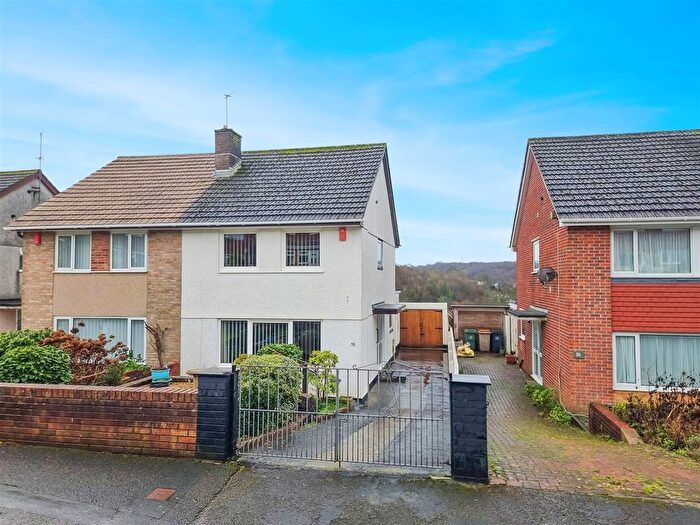 3 Bedroom Semi-Detached House For Sale In Downham Gardens, Tamerton Foliot, Plymouth, PL5