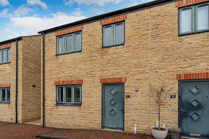 3 Bedroom Semi-Detached House To Rent In Witney Road, Long Hanborough, OX29