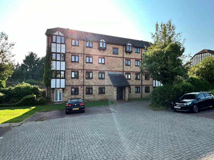 2 Bedroom Flat To Rent In Kerr Close, Knebworth, SG3
