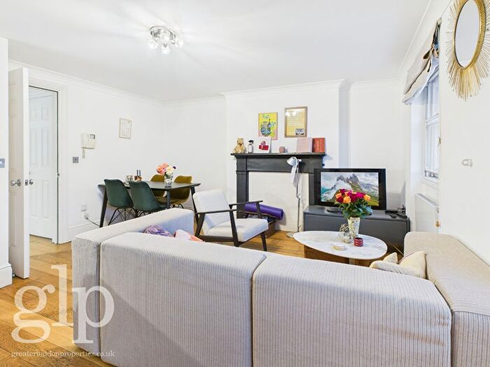 3 Bedroom Flat To Rent In Park Road, Marylebone, NW1