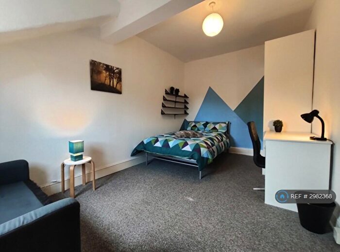 3 Bedroom Flat To Rent In Copson Street, Manchester, M20