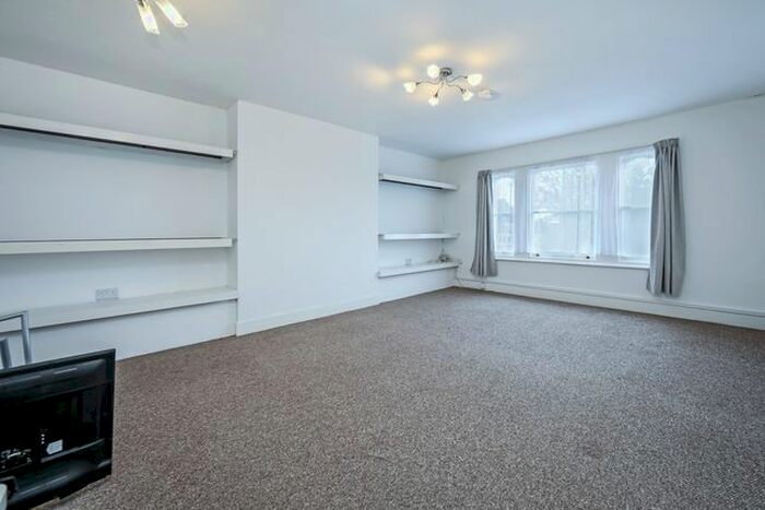 2 Bedroom Flat To Rent In Very Near Windsor Road Area, Ealing Broadway, W5
