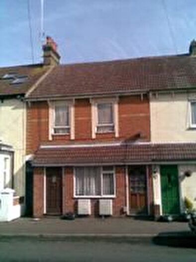 1 Bedroom Flat To Rent In Victoria Road, Chatham, ME4