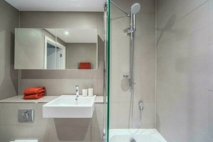 2 Bedroom Apartment To Rent In Churchyard Row, London, SE11