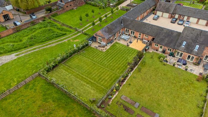 4 Bedroom Barn Conversion For Sale In Main Street, Milton, Derbyshire, DE65