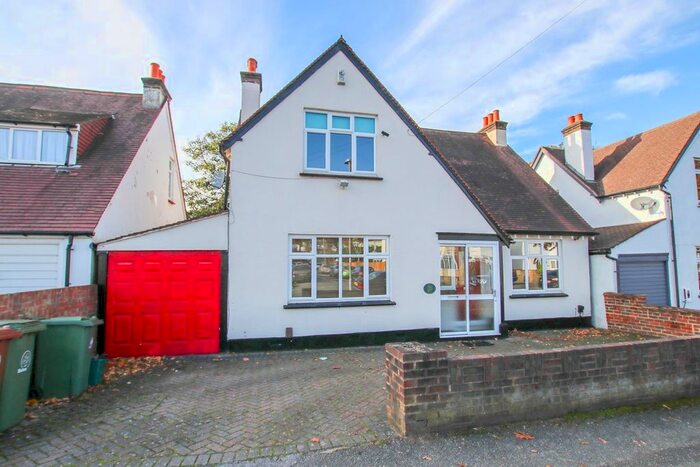 3 Bedroom Detached House To Rent In Demesne Road, Wallington SM6