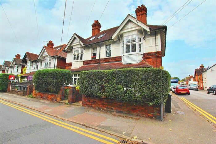 2 Bedroom Apartment To Rent In York Road, Guildford, Surrey, GU1