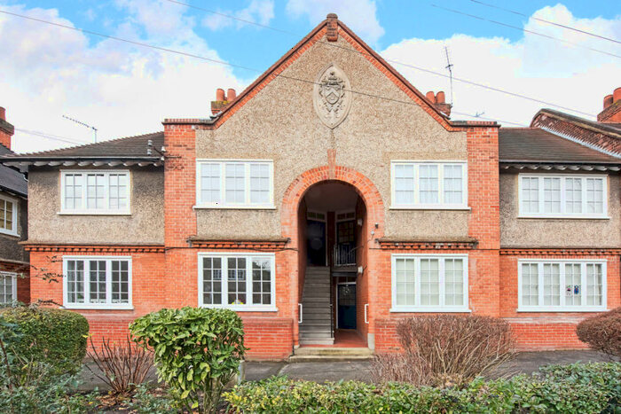 2 Bedroom Apartment To Rent In Dekker Road, Dulwich, London, SE21