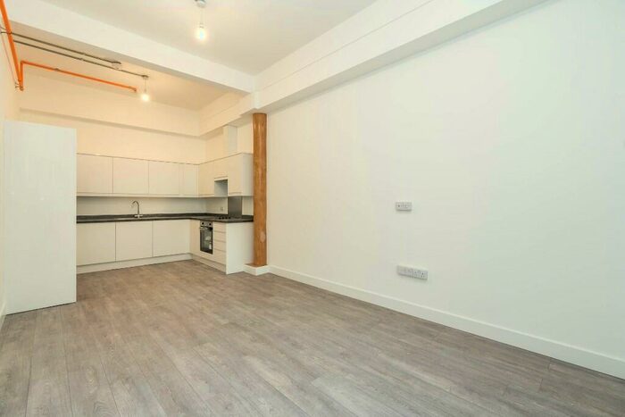 2 Bedroom Flat To Rent In Benwell Road, London, N7