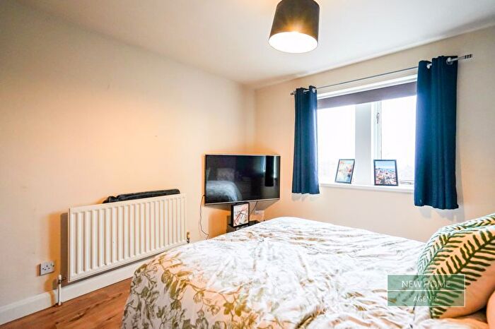 3 Bedroom End Of Terrace House For Sale In The Green, Idle, Bradford, BD10
