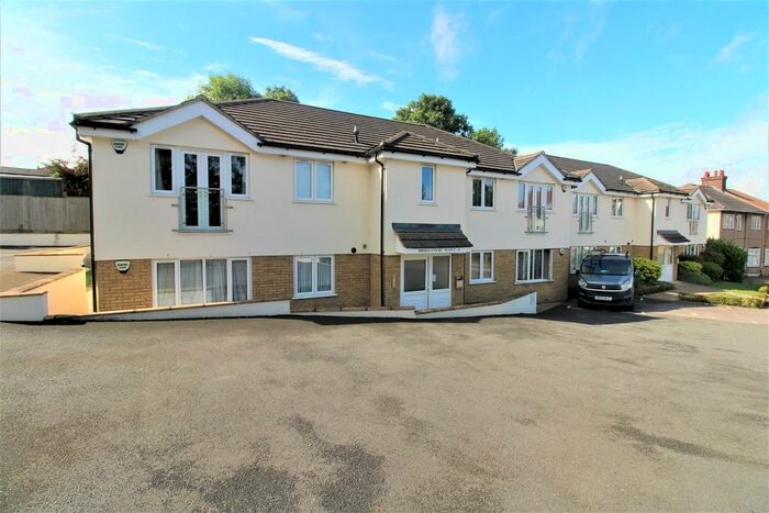 2 Bedroom Apartment To Rent In Mutton Lane, Potters Bar, EN6