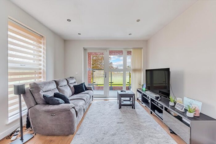 2 Bedroom Flat To Rent In Woodland Way, Mitcham, CR4