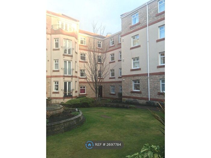 2 Bedroom Flat To Rent In Sinclair Gardens, Edinburgh, EH11