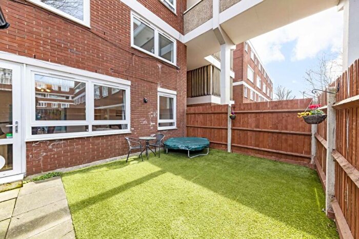 4 Bedroom Flat To Rent In Battersea Bridge Road, Battersea, SW11