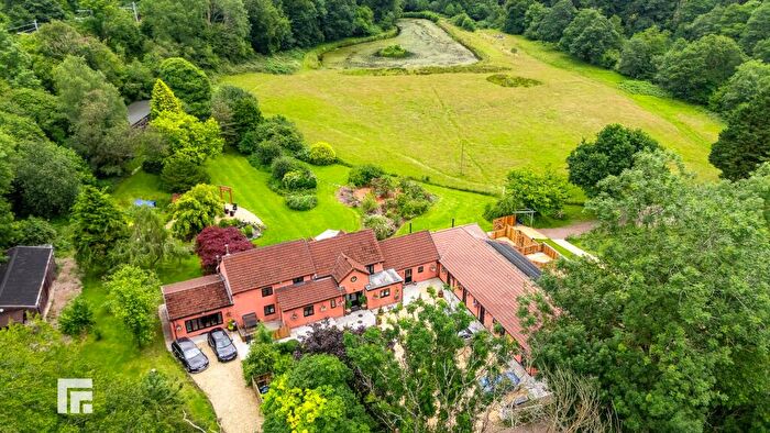 9 Bedroom Detached House For Sale In Pontygwaith Treharris, CF46