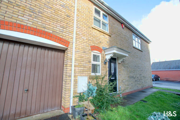 2 Bedroom Apartment To Rent In Trundalls Lane, Dickens Heath, B90