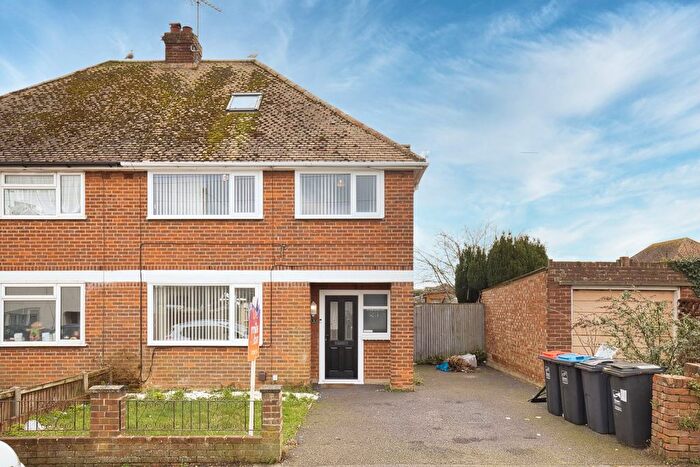 4 Bedroom Semi Detached House For Sale In Oakdene Road, Ramsgate, Kent, CT12