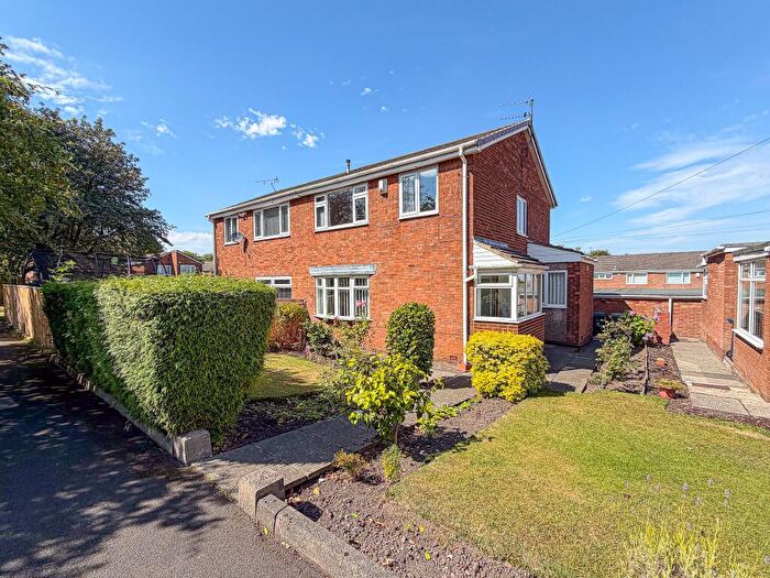 3 Bedroom Semi Detached House For Sale In Mendham Close, High Heworth, Gateshead, NE10