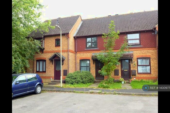 2 Bedroom Terraced House To Rent In Hop Garden Road, Hook, RG27
