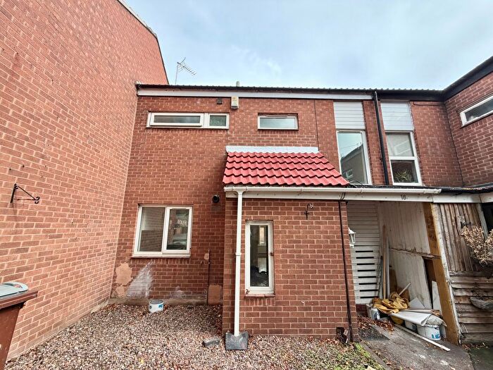 2 Bedroom Property To Rent In Manifold Gardens, Nottingham, NG2