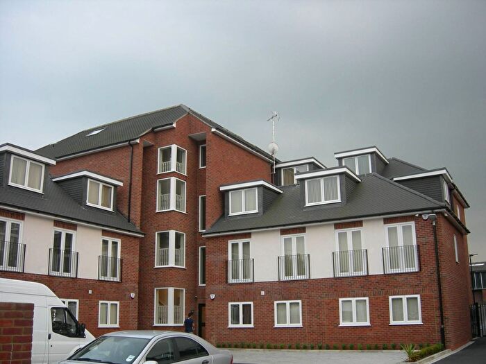 2 Bedroom Flat To Rent In Reet Gardens, Slough, SL1