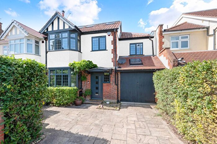 6 Bedroom Semi-Detached House For Sale In Lingfield Avenue, Kingston Upon Thames, KT1