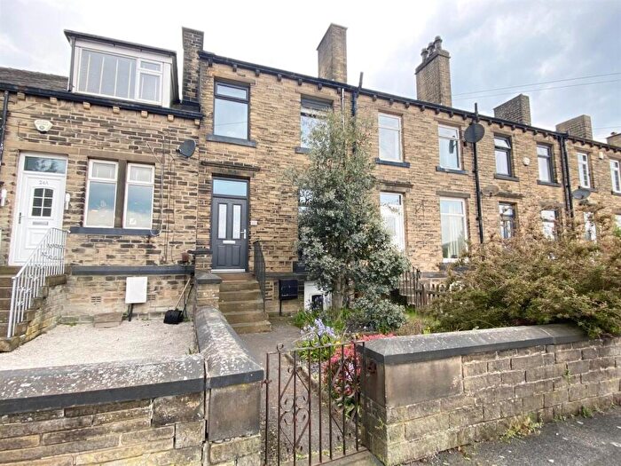 2 Bedroom Terraced House For Sale In Oakes Road, Huddersfield, HD3