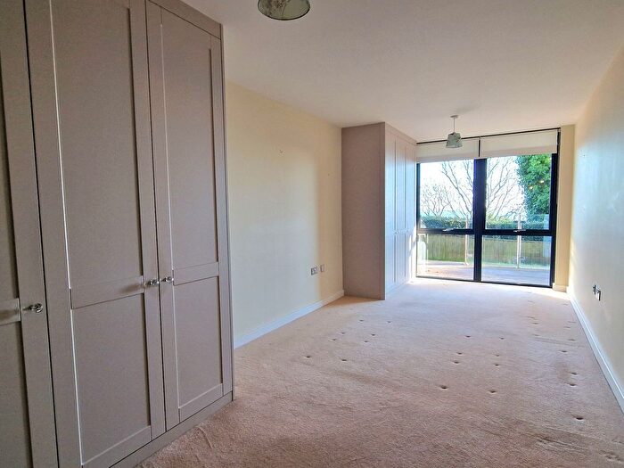 2 Bedroom Flat For Sale In Middle Lincombe Road, Torquay, TQ1