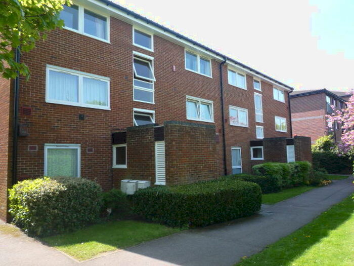 1 Bedroom Apartment To Rent In Woodcroft, Croydon, CR0