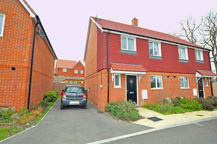 3 Bedroom Semi-Detached House To Rent In Sail Street, Hailsham, BN27