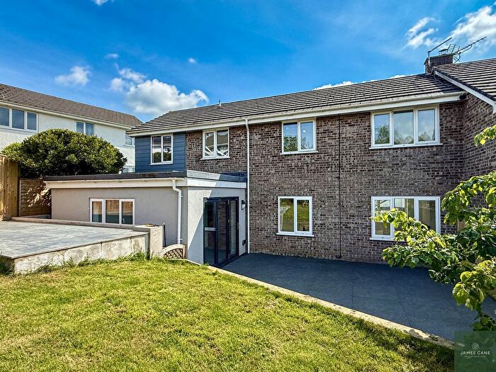 5 Bedroom Semi-Detached House For Sale In Ventonlace, Grampound Road, TR2