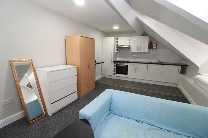 1 Bedroom Flat To Rent In Monthermer Road, Cardiff, CF24