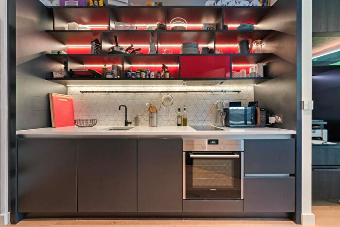 Apartment To Rent In Astell House, London City Island, London, E14