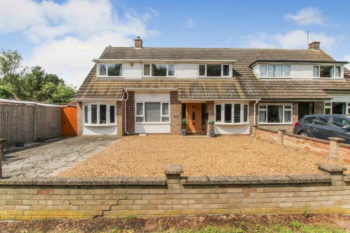 4 Bedroom Semi-Detached House For Sale In Grange Road, Blunham, MK44
