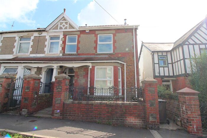 3 Bedroom Semi-detached House For Sale In Cefn Road, Blackwood, NP12