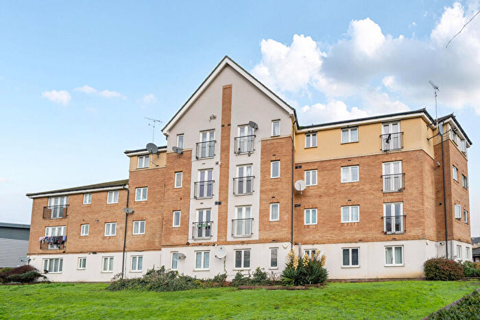 2 Bedroom Apartment For Sale In Pettacre Close, London, SE28