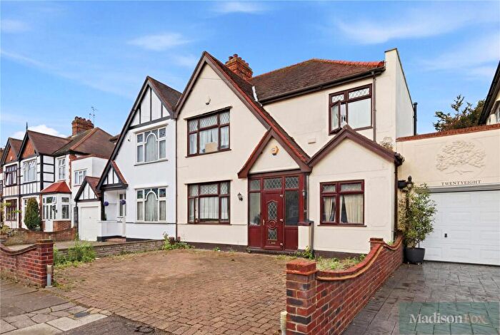 4 Bedroom House For Sale In Tresco Gardens, Ilford, IG3