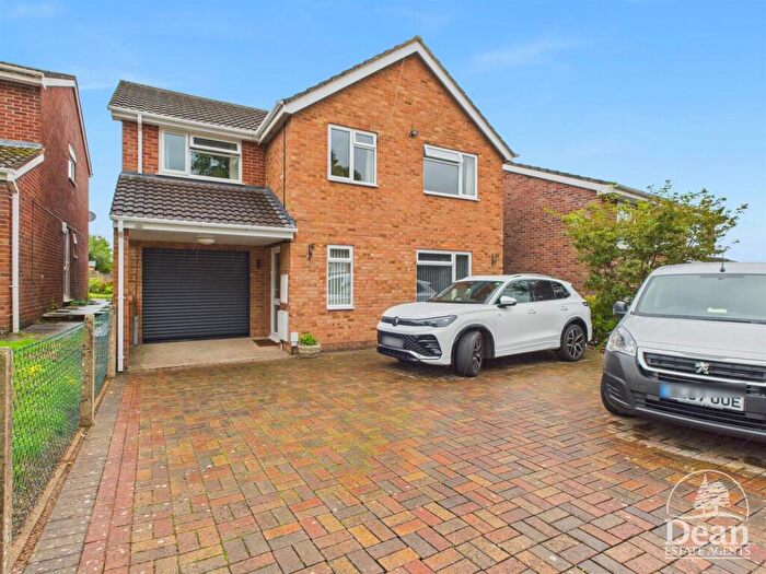 4 Bedroom Detached House For Sale In Bracken Close, Lydney, GL15