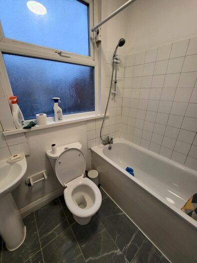 2 Bedroom Flat To Rent In Plashet Road, London, E13