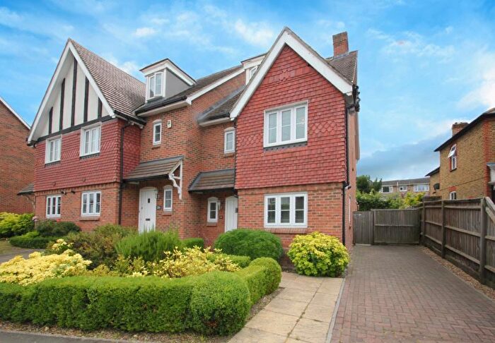 4 Bedroom End Of Terrace House To Rent In Woking, GU22