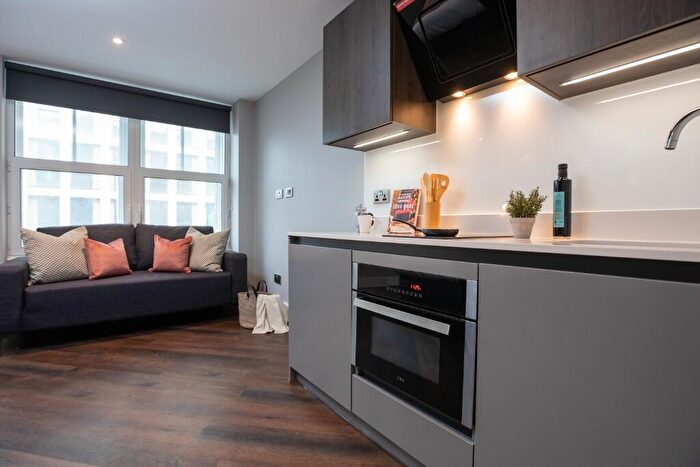 Studio To Rent In Princess Street, Manchester, Greater Manchester, M1